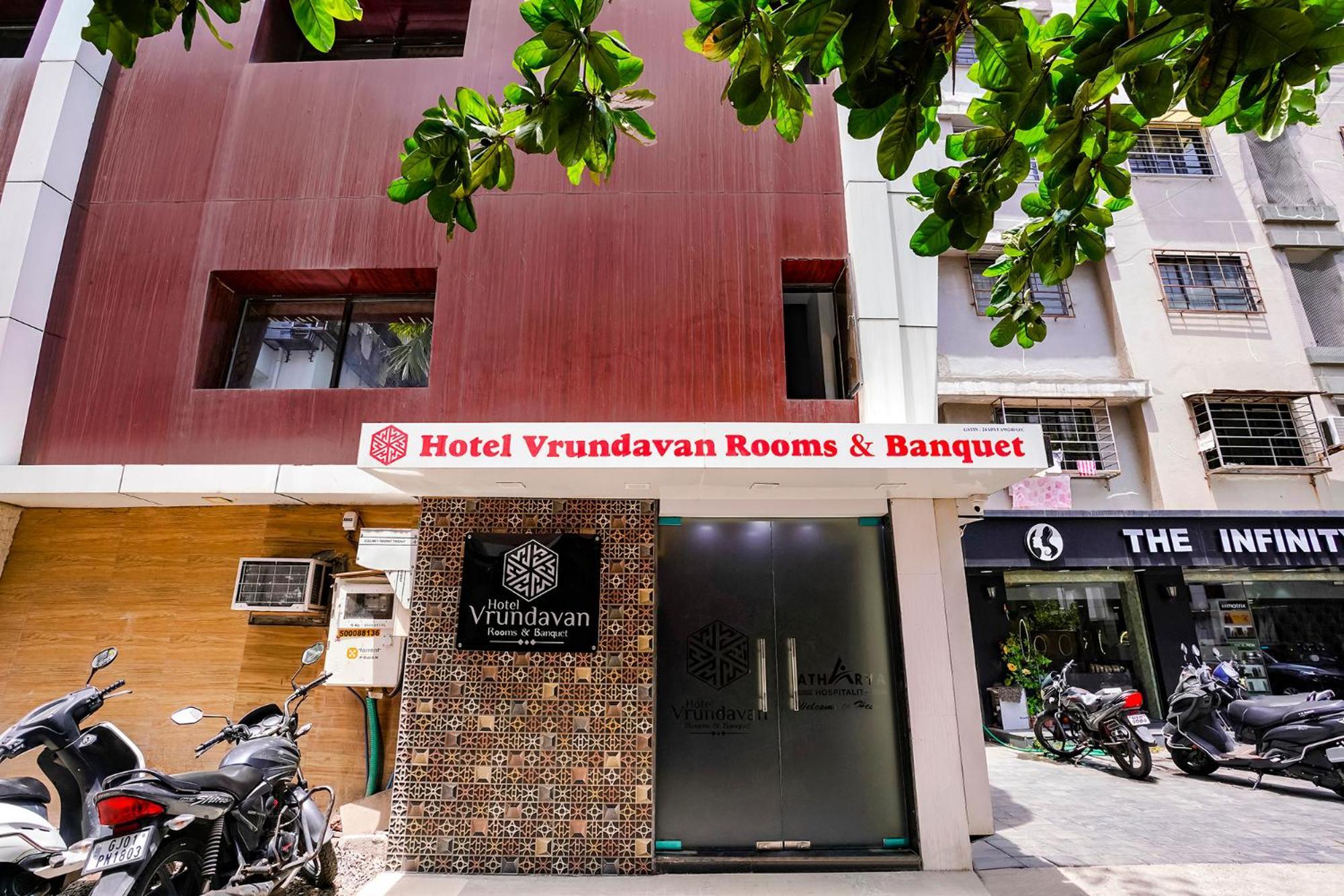 Fabhotel Vrundavan, Athwa Bhatha Exterior foto